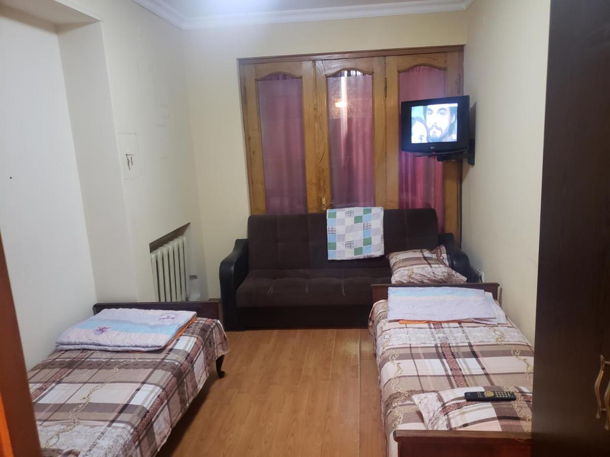 Intercity Hostel บาทูมิ ภายนอก รูปภาพ