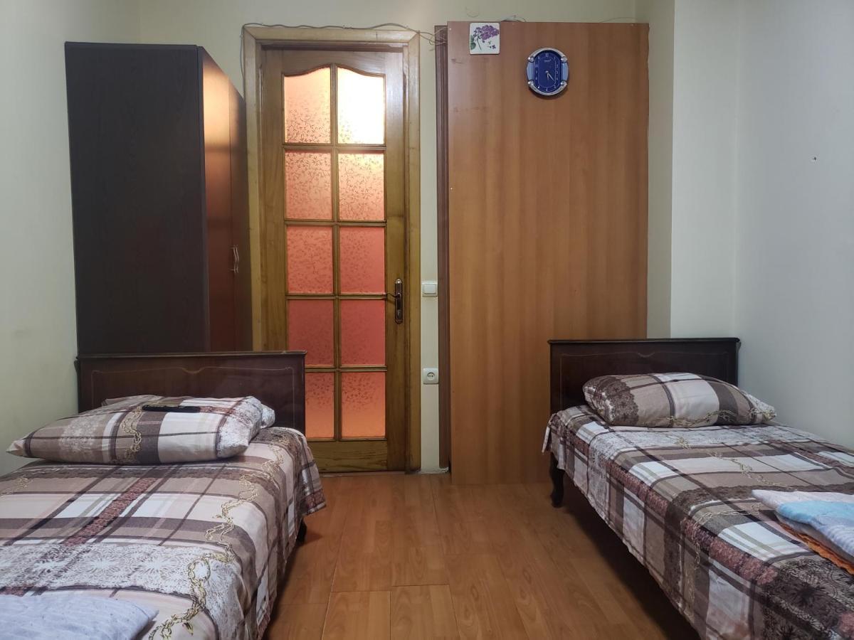 Intercity Hostel บาทูมิ ภายนอก รูปภาพ