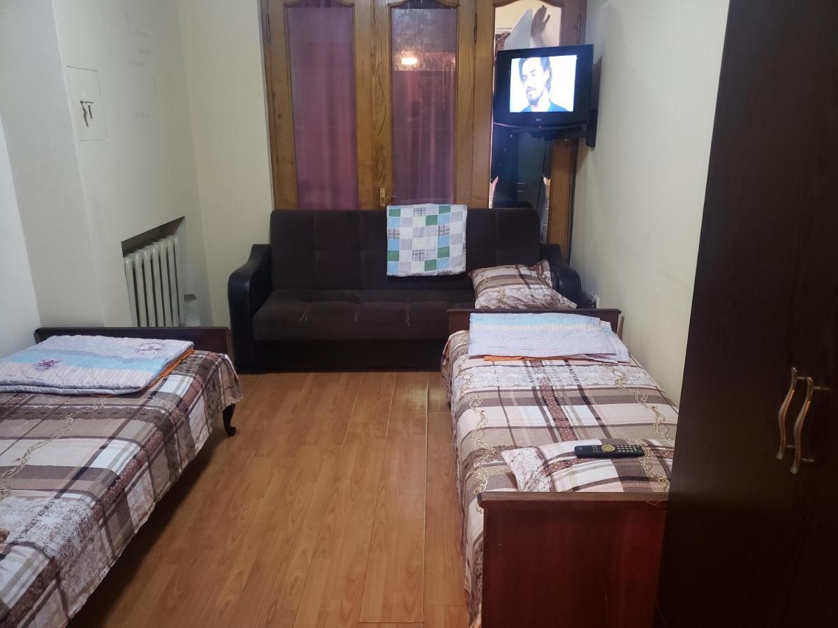 Intercity Hostel บาทูมิ ภายนอก รูปภาพ