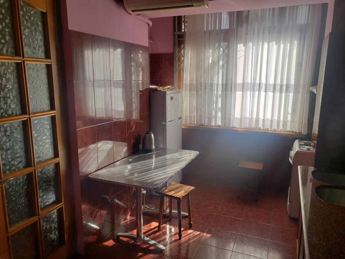 Intercity Hostel บาทูมิ ภายนอก รูปภาพ