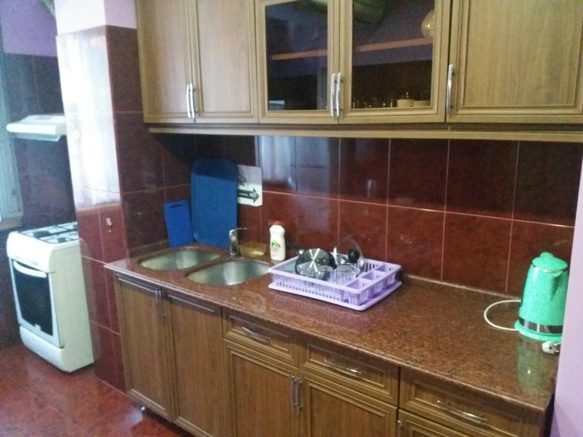 Intercity Hostel บาทูมิ ภายนอก รูปภาพ