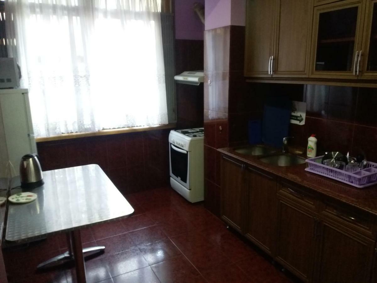 Intercity Hostel บาทูมิ ภายนอก รูปภาพ